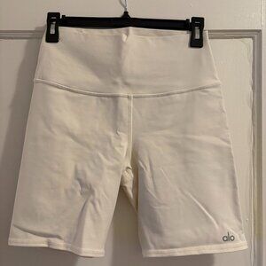 ALO Yoga IVORY 7" High-Waist Biker Short | Medium